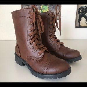 Women’s Arizona Jean Co Boots.